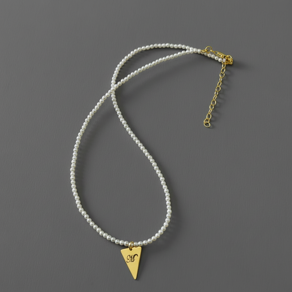 Collar profesional con colgante M