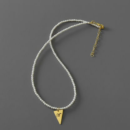 Collar profesional con colgante M