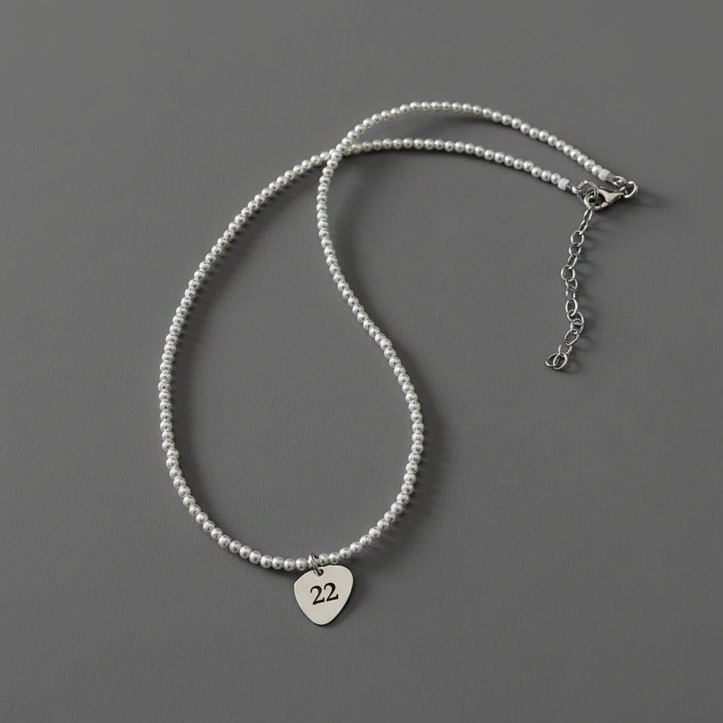 Collar profesional gris marengo con colgante 22